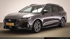 Grijs Gebruikt 2024 Ford Focus ST-Line Stationwagen | € 29.900 (Eerlijke prijs)