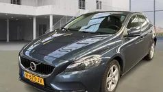 Blauw Gebruikt 2018 Volvo V40 Kinetic Stationwagen | € 8.499 (Eerlijke prijs)