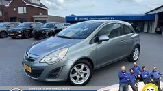 Grijs, metallic lak Gebruikt 2013 Opel Corsa Edition Hatchback | € 4.400 (Eerlijke prijs)