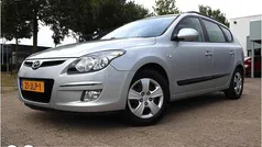 Grijs, metallic lak Gebruikt 2009 Hyundai i30 Dynamiq Stationwagen | € 3.450 (Eerlijke prijs)