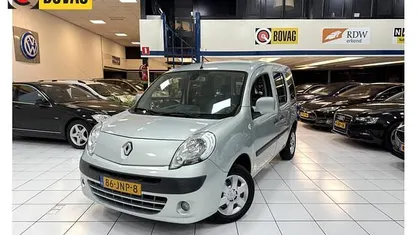 Grijs Gebruikt 2009 Renault Kangoo Expression MPV | € 6.950 (Eerlijke prijs)