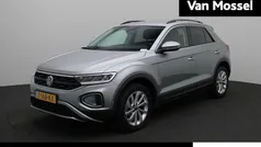 Grijs Gebruikt 2024 VW T-Roc Life SUV | € 27.900 (Eerlijke prijs)