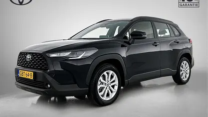 Zwart Occasion 2024 Toyota Corolla Cross Active SUV | € 32.395 (Goede deal)