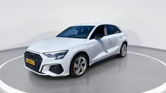 Wit Gebruikt 2021 Audi A3 Sportback e-tron Business Sedan | € 27.340 (Super prijs)