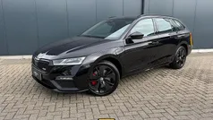 Zwart Gebruikt 2021 Skoda Octavia RS Stationwagen | € 27.535 (Eerlijke prijs)