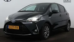 Zwart Gebruikt 2020 Toyota Yaris Hybrid Hatchback | € 19.945 (Eerlijke prijs)