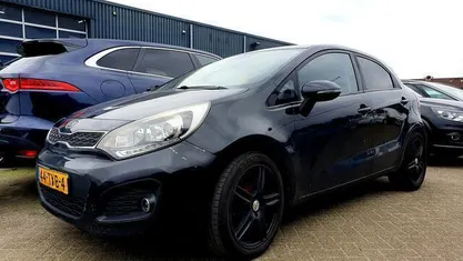 Zwart Occasion 2012 Kia Rio Plus Hatchback | € 1.450 (Eerlijke prijs)