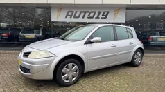 Grijs Gebruikt 2008 Renault Mégane III Business Hatchback | € 1.919 (Eerlijke prijs)