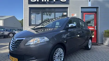 Occasion Lancia Ypsilon Silver 86 PK (63 kW) 2014 Grijs Hatchback