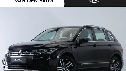 Zwart Gebruikt 2021 VW Tiguan Elegance SUV | € 31.195 (Eerlijke prijs)