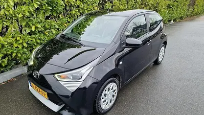 Occasion 2022 Toyota Aygo X-play Hatchback | € 8.450 (Goede deal)