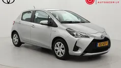 Grijs Gebruikt 2019 Toyota Yaris Hybrid Active Hatchback | € 16.499 (Eerlijke prijs)