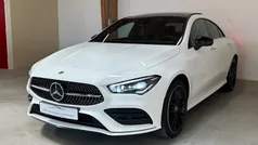 Wit, metallic lak Gebruikt 2022 Mercedes CLA250e AMG line Sedan | € 38.995 (Eerlijke prijs)