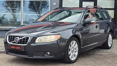 Grijs, metallic lak Gebruikt 2010 Volvo V70 Momentum Stationwagen | € 8.499 (Goede deal)