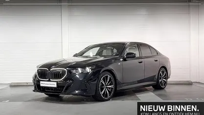 Zwart Gebruikt 2024 BMW i5 Comfort Edition Sedan | € 57.400 (Eerlijke prijs)