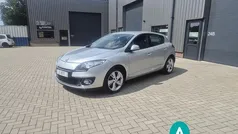 Grijs Gebruikt 2013 Renault Mégane III Collection Hatchback | € 3.995 (Eerlijke prijs)