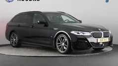 Zwart Gebruikt 2021 BMW 520 Executive Stationwagen | € 34.890 (Eerlijke prijs)