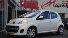 Wit Gebruikt 2011 Peugeot 107 Hatchback | € 3.500 (Eerlijke prijs)