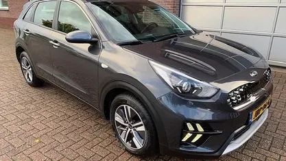 Grijs Gebruikt 2020 Kia Niro Comfort SUV | € 18.950 (Goede deal)