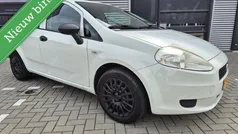 Wit Gebruikt 2011 Fiat Grande Punto Hatchback | € 1.000 (Eerlijke prijs)