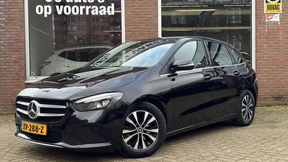 Occasion Mercedes B180 Business 136 PK (100 kW) 2019 Zwart MPV