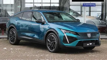 Occasion 2026 Peugeot 408 GT Hatchback | € 35.645 (Super prijs)