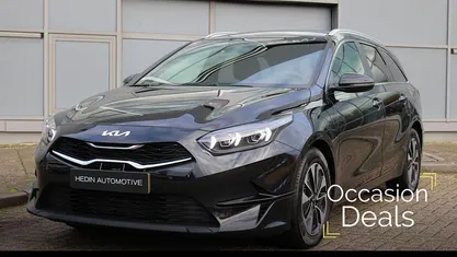 Zwart Occasion 2025 Kia Ceed Hatchback | € 27.445 (Eerlijke prijs)