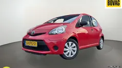 Rood Gebruikt 2013 Toyota Aygo Comfort Hatchback | € 4.945 (Eerlijke prijs)