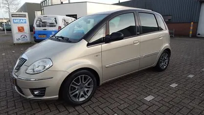 Occasion 2010 Lancia Musa S MPV | € 1.995 (Super prijs)