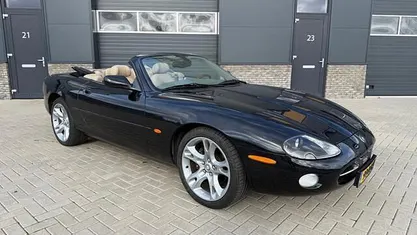 Zwart Gebruikt 2004 Jaguar XK8 Cabriolet | € 24.950 (Eerlijke prijs)