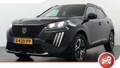 Zwart Gebruikt 2024 Peugeot 2008 Allure SUV | € 23.925 (Eerlijke prijs)