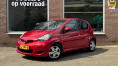 Rood Gebruikt 2011 Toyota Aygo Hatchback | € 3.450 (Eerlijke prijs)