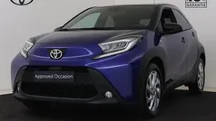 Blauw metallic Gebruikt 2022 Toyota Aygo Envy Hatchback | € 18.950 (Eerlijke prijs)