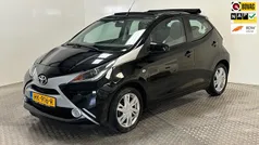 Zwart Gebruikt 2015 Toyota Aygo Connect Style Hatchback | € 8.500 (Eerlijke prijs)
