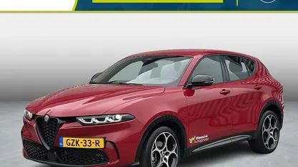Rood Occasion 2025 Alfa Romeo Tonale Sprint SUV | € 35.999 (Eerlijke prijs)