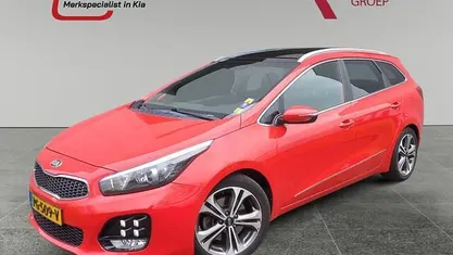Rood Gebruikt 2017 Kia Ceed Sportswagon GT-Line Stationwagen | € 12.745 (Eerlijke prijs)