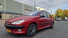 Rood Gebruikt 2002 Peugeot 206 Hatchback | € 2.250 (Eerlijke prijs)