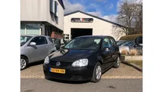 Zwart Gebruikt 2005 VW Golf IV Hatchback | € 995 (Eerlijke prijs)