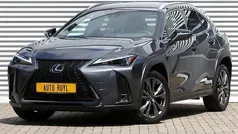 Gebruikt 2023 Lexus UX 250h Sport Design Packet SUV | € 38.895 (Eerlijke prijs)