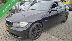 Zwart Gebruikt 2006 BMW 320 Sedan | € 3.499 (Eerlijke prijs)