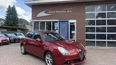Rood Gebruikt 2012 Alfa Romeo Giulietta Distinctive Hatchback | € 5.950 (Goede deal)