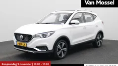 Gebruikt 2020 MG ZS Luxury Sedan | € 14.995 (Eerlijke prijs)