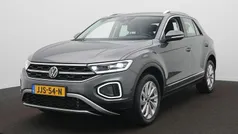 Grijs Gebruikt 2024 VW T-Roc Style SUV | € 33.995 (Eerlijke prijs)
