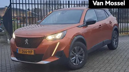 Oranje Gebruikt 2023 Peugeot e-2008 Style SUV | € 19.940 (Goede deal)