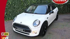 Wit Gebruikt 2019 Mini Cooper Business Hatchback | € 14.950 (Eerlijke prijs)