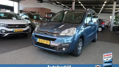 Blauw, metallic lak Gebruikt 2019 Citroën Berlingo Feel MPV | € 11.950 (Eerlijke prijs)