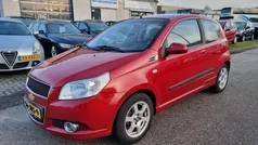 Rood Gebruikt 2009 Chevrolet Aveo LS Hatchback | € 1.500 (Eerlijke prijs)