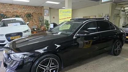 Gebruikt 2022 Mercedes C200 Luxury Sedan | € 41.945 (Eerlijke prijs)