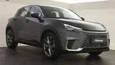 Grijs, metallic lak Gebruikt 2024 Lexus LBX SUV | € 37.899 (Eerlijke prijs)
