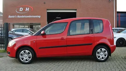 Rood Occasion 2006 Skoda Roomster Style MPV | € 2.199 (Goede deal)